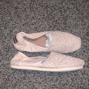 TOMS Cream/Biege Pattern